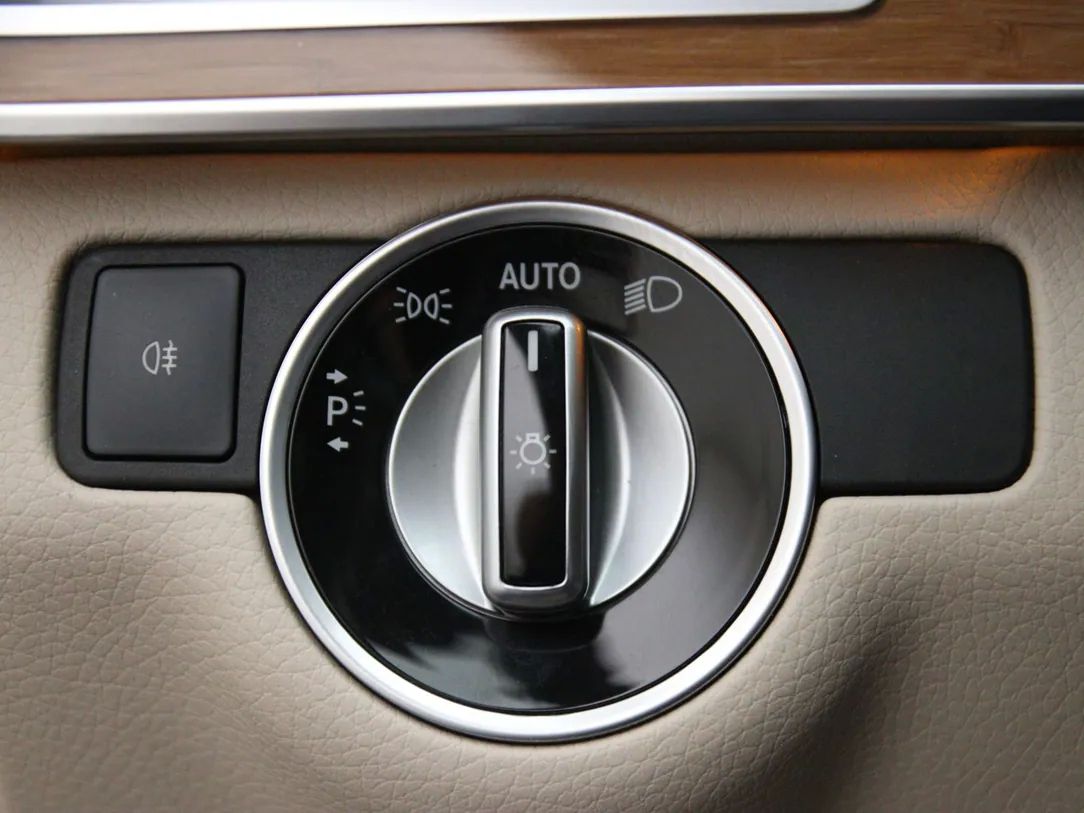 Mercedes-Benz E350 | 26