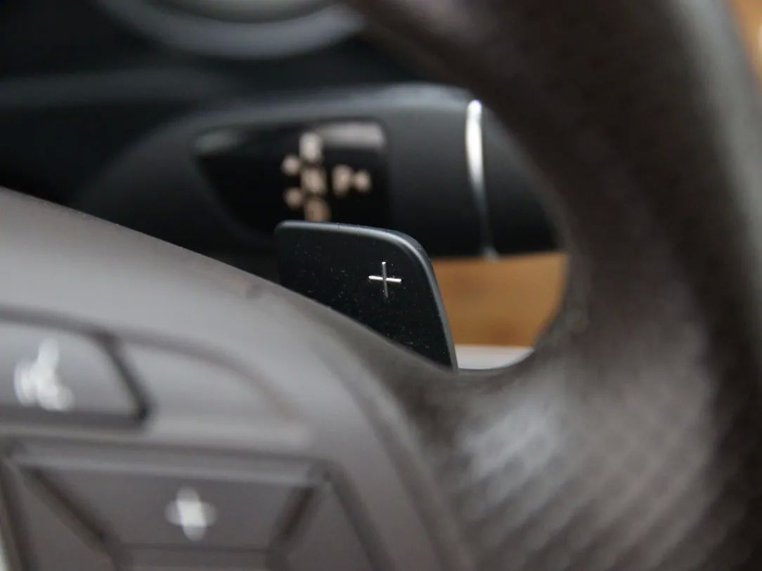 Mercedes-Benz E350 | 31