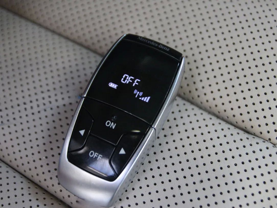 Mercedes-Benz E350 | 40