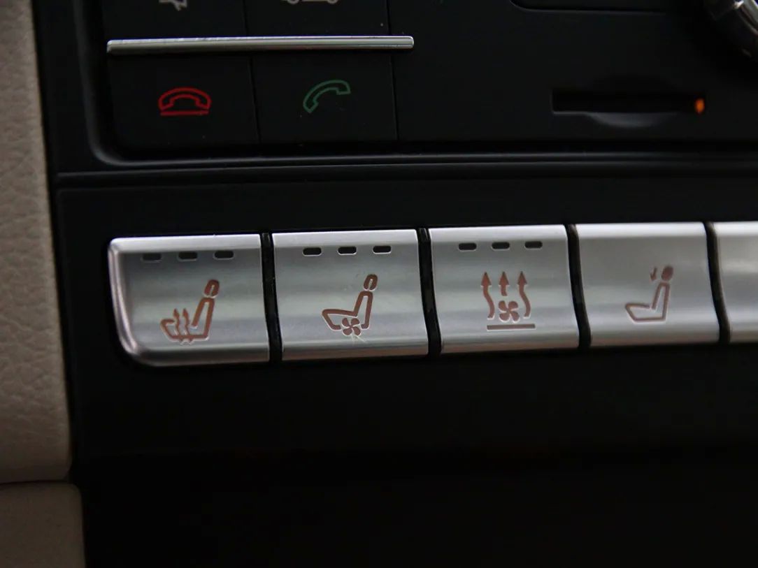 Mercedes-Benz E350 | 29