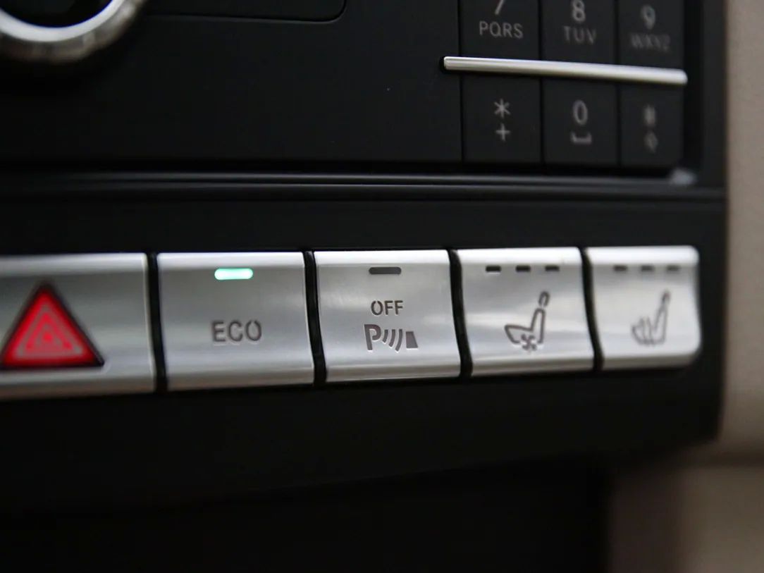 Mercedes-Benz E350 | 30