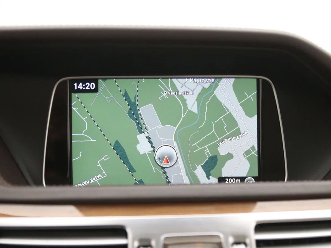 Mercedes-Benz E350 | 23