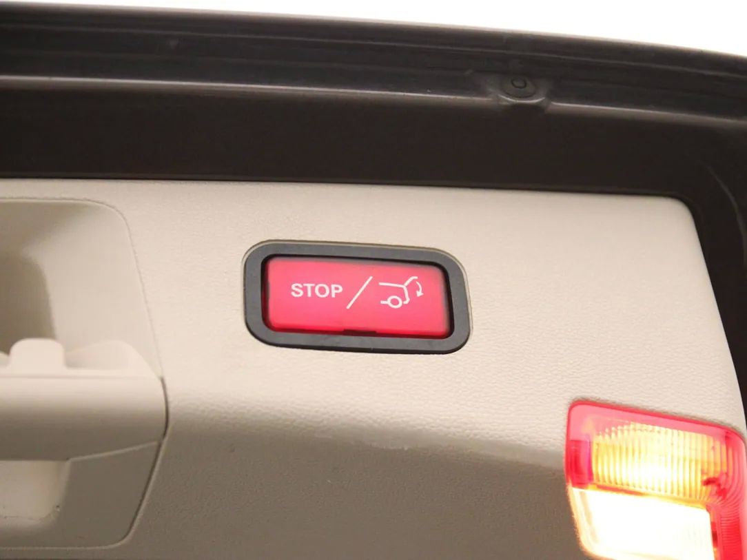 Mercedes-Benz E350 | 41