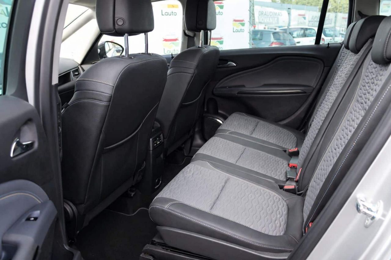 Opel Zafira | 10