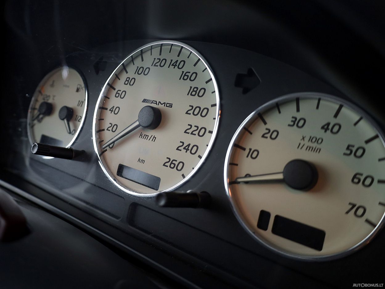 Mercedes-Benz ML55 AMG | 8