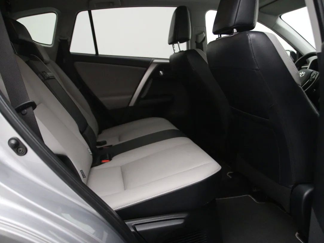 Toyota RAV4 | 13