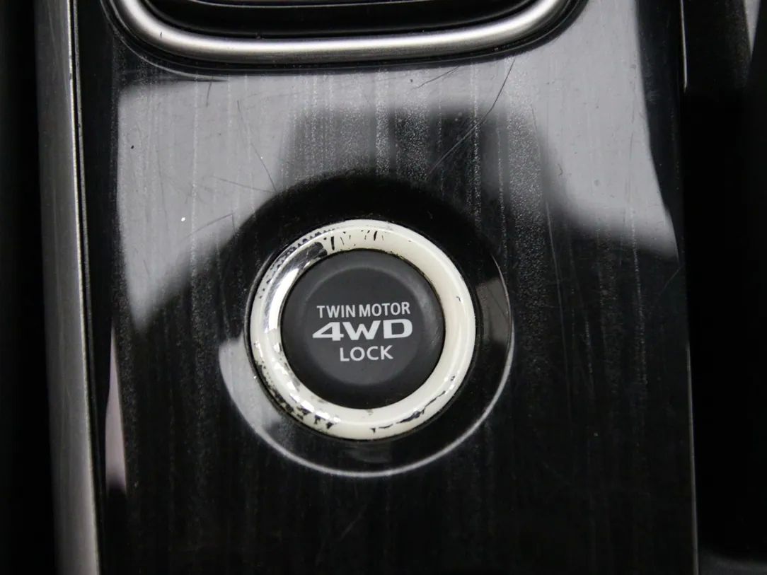 Mitsubishi Outlander | 25