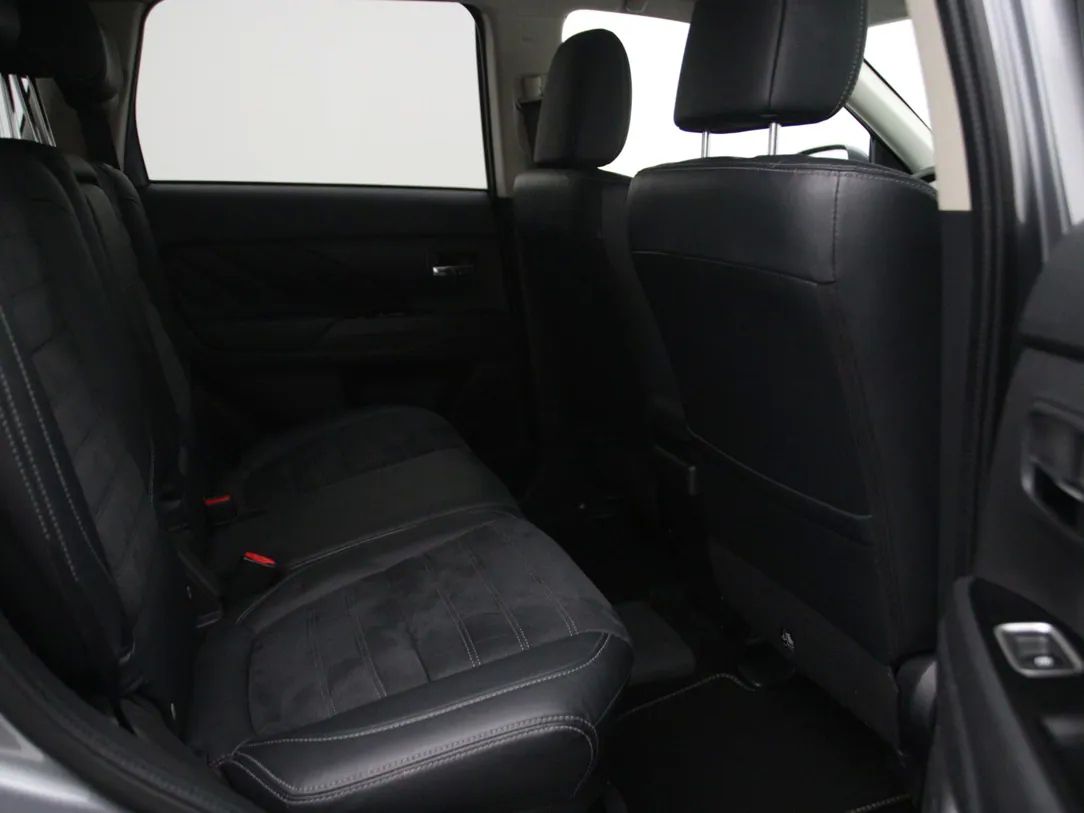 Mitsubishi Outlander | 12