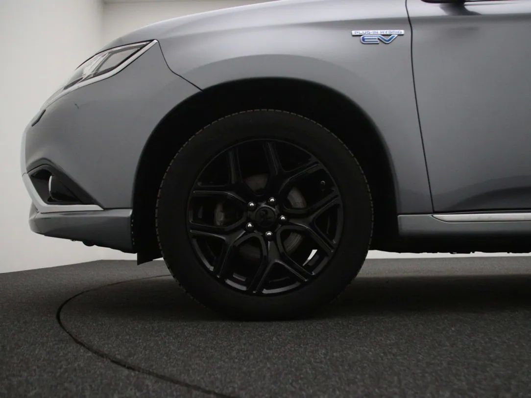 Mitsubishi Outlander | 24