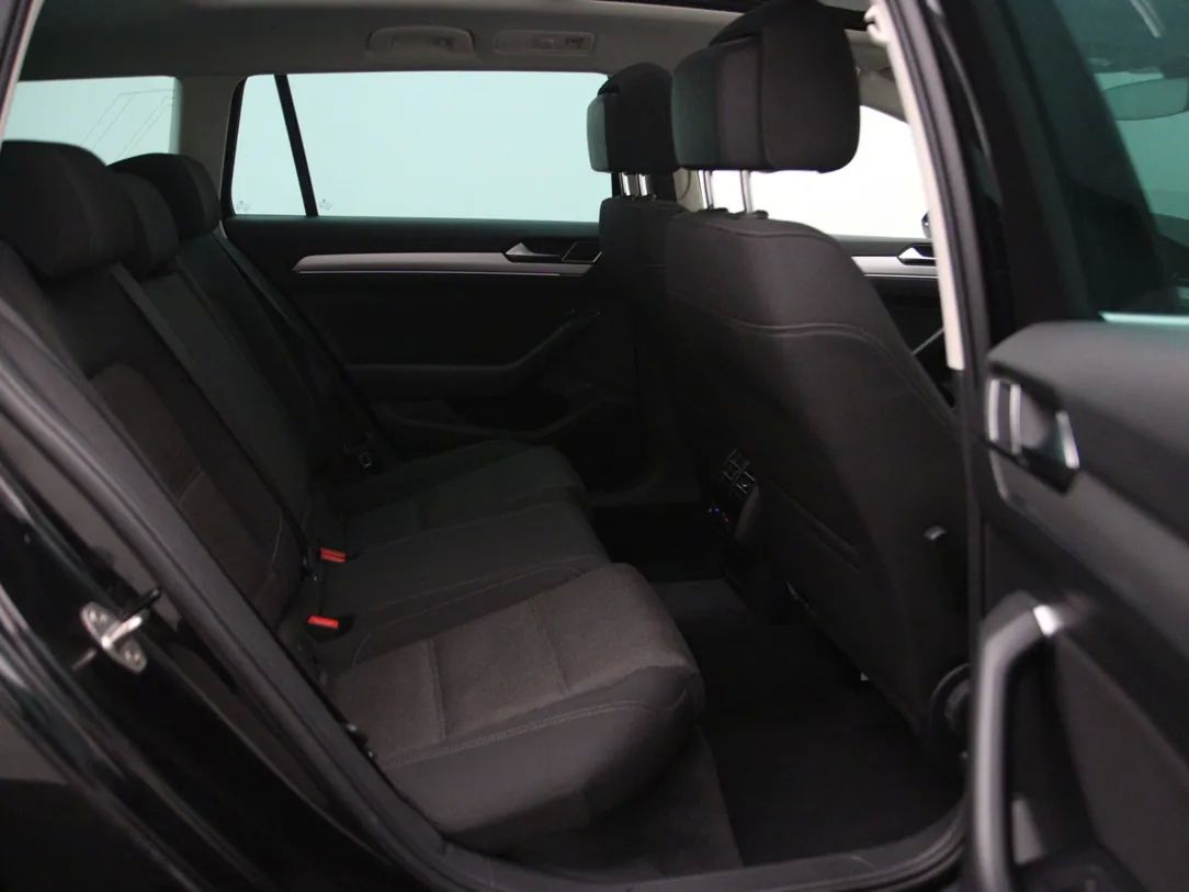 Volkswagen Passat | 12