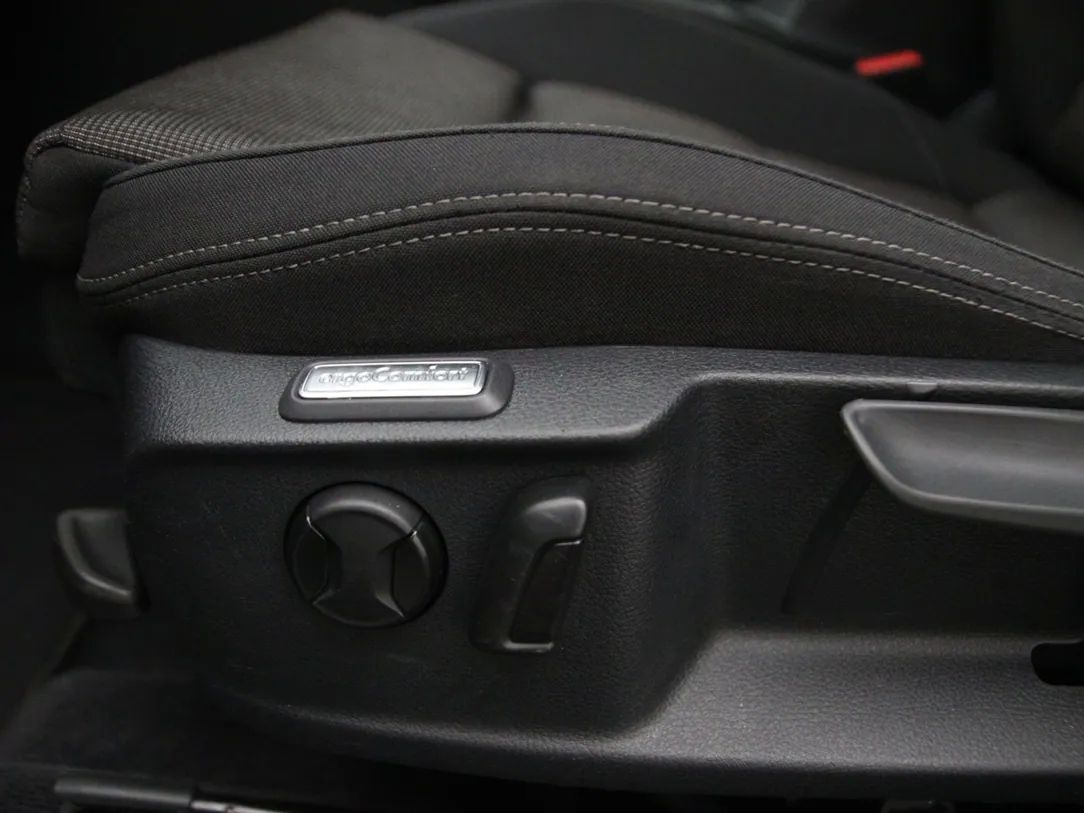 Volkswagen Passat | 28