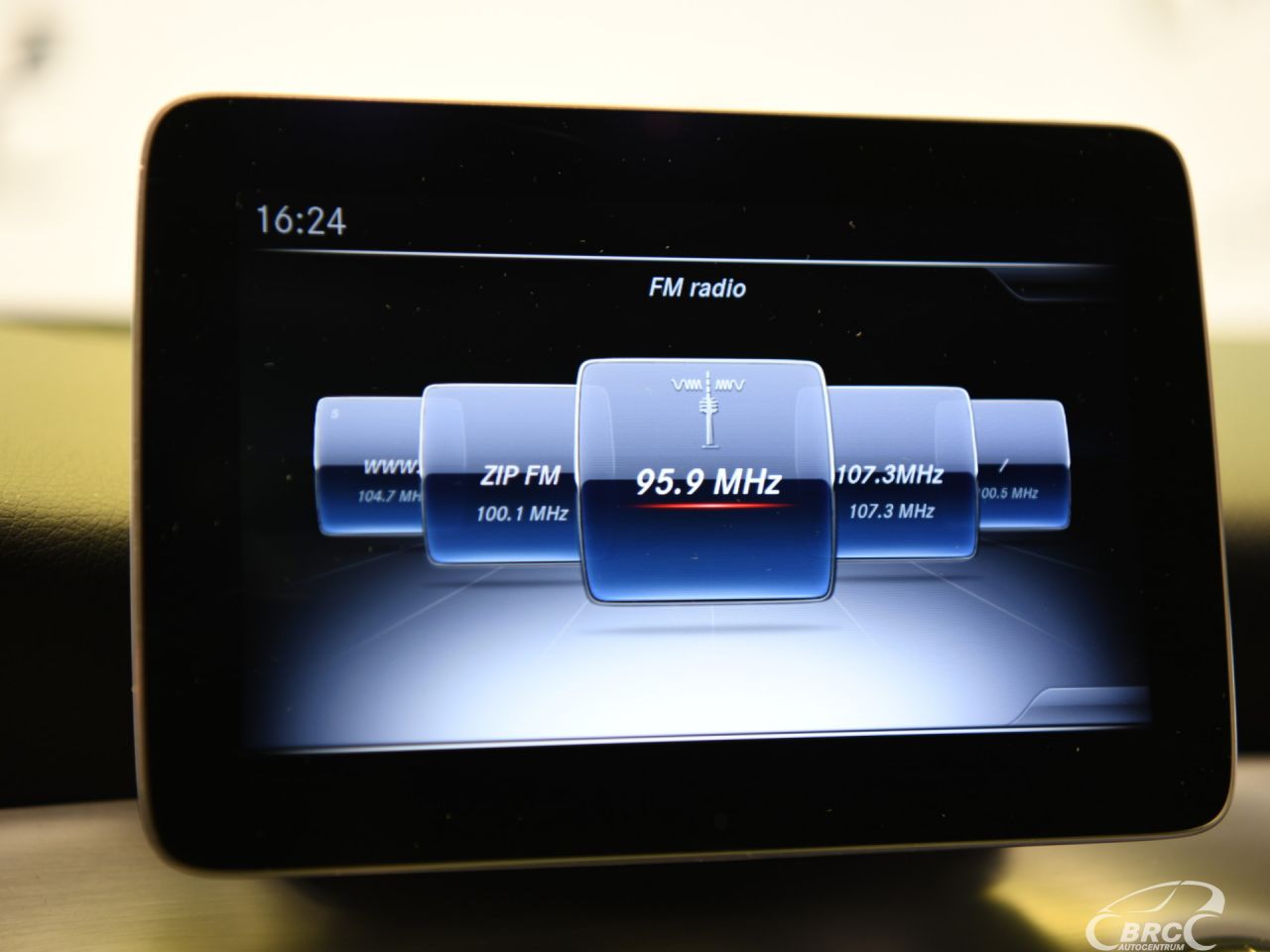 Mercedes-Benz CLA220 | 35