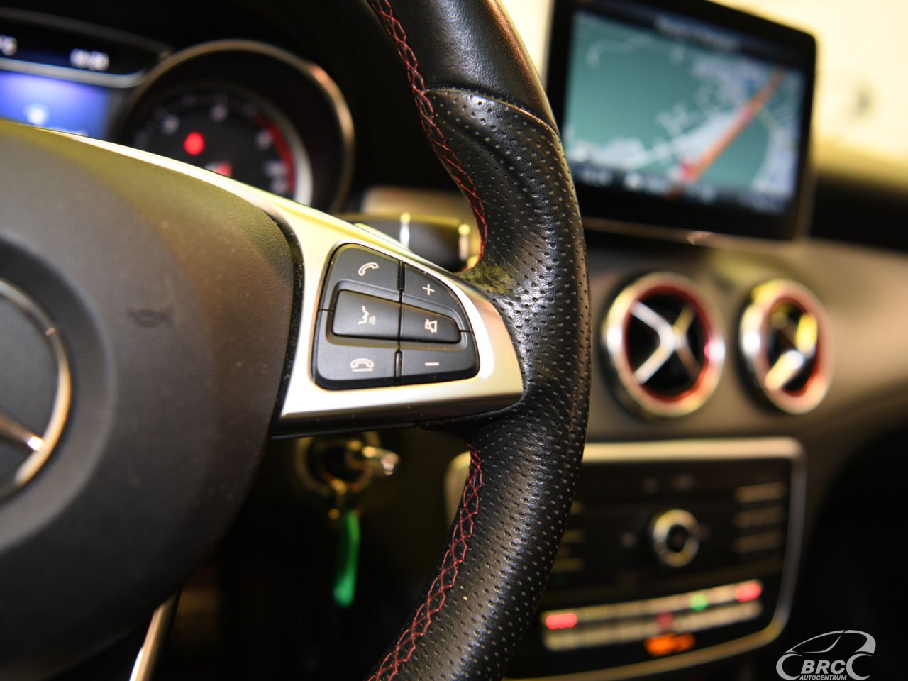 Mercedes-Benz CLA220 | 30