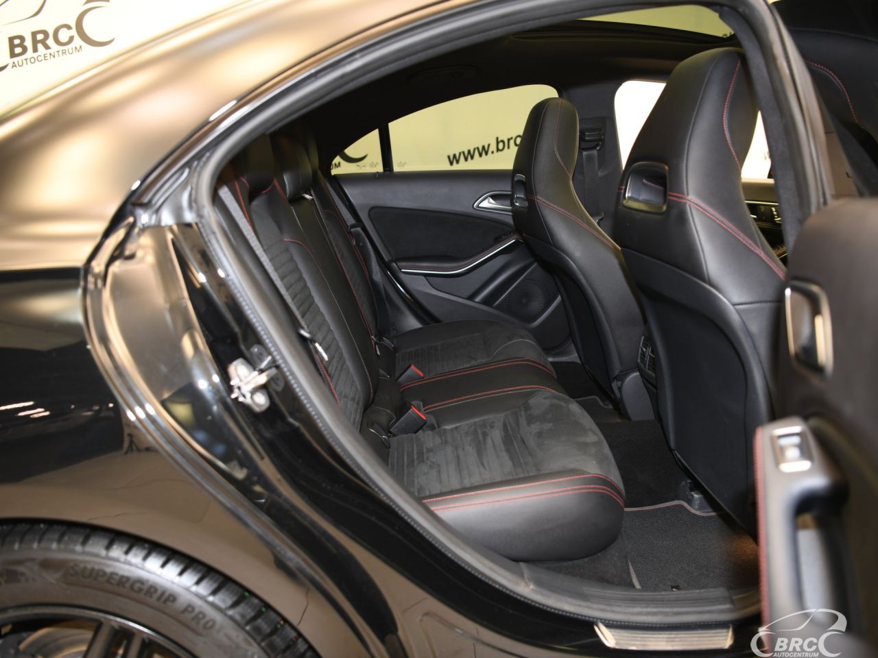 Mercedes-Benz CLA220 | 11