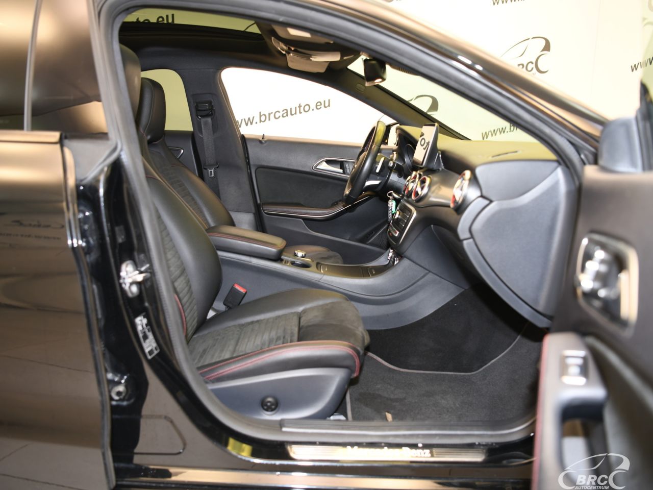 Mercedes-Benz CLA220 | 3