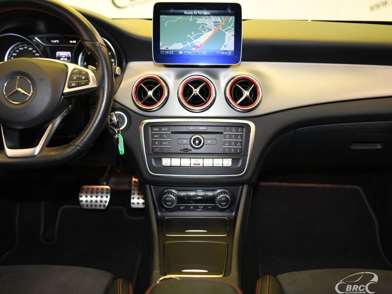 Mercedes-Benz CLA220 | 16