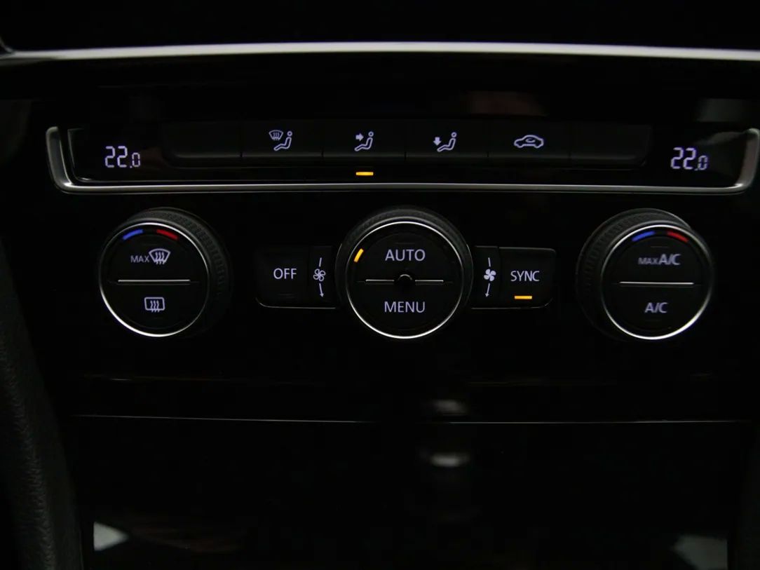 Volkswagen Golf | 19