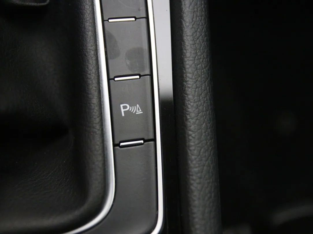 Volkswagen Golf | 28