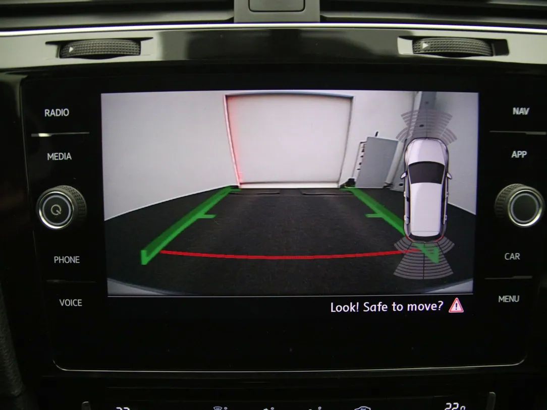 Volkswagen Golf | 24