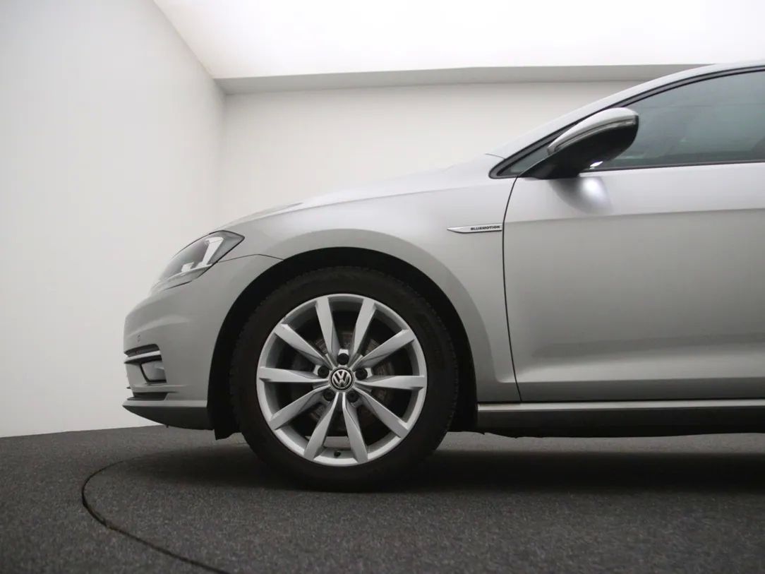 Volkswagen Golf | 27