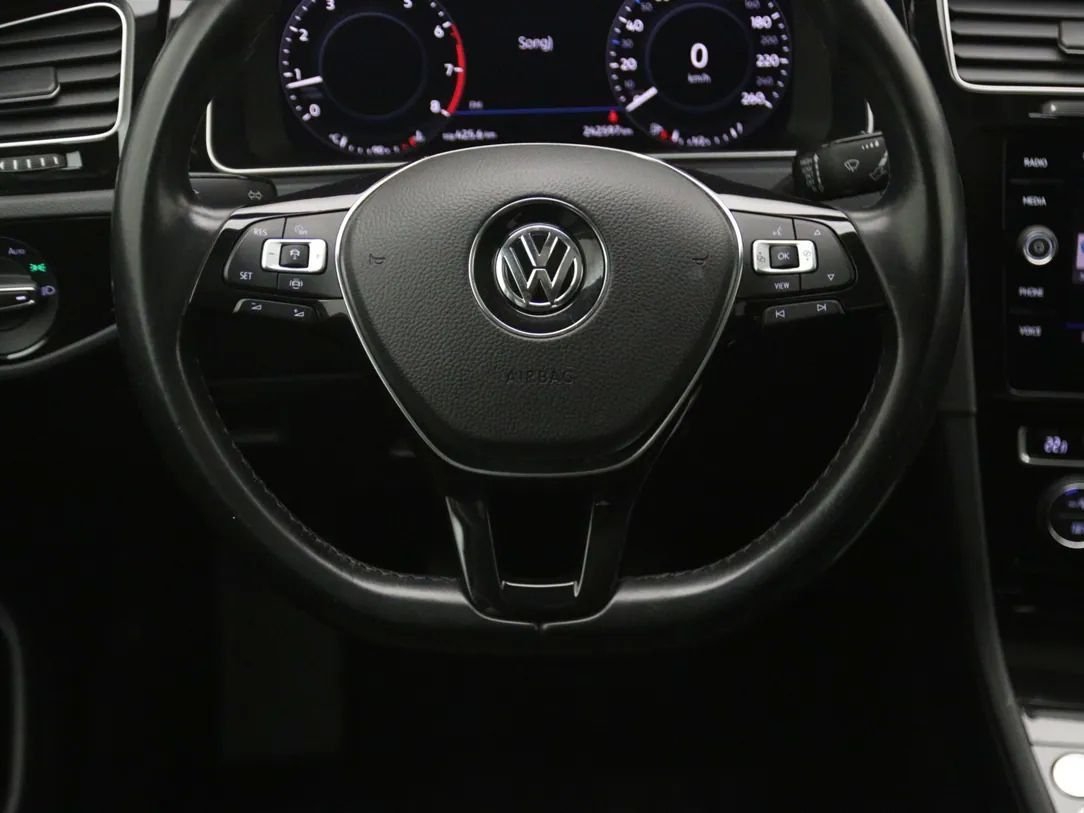 Volkswagen Golf | 17