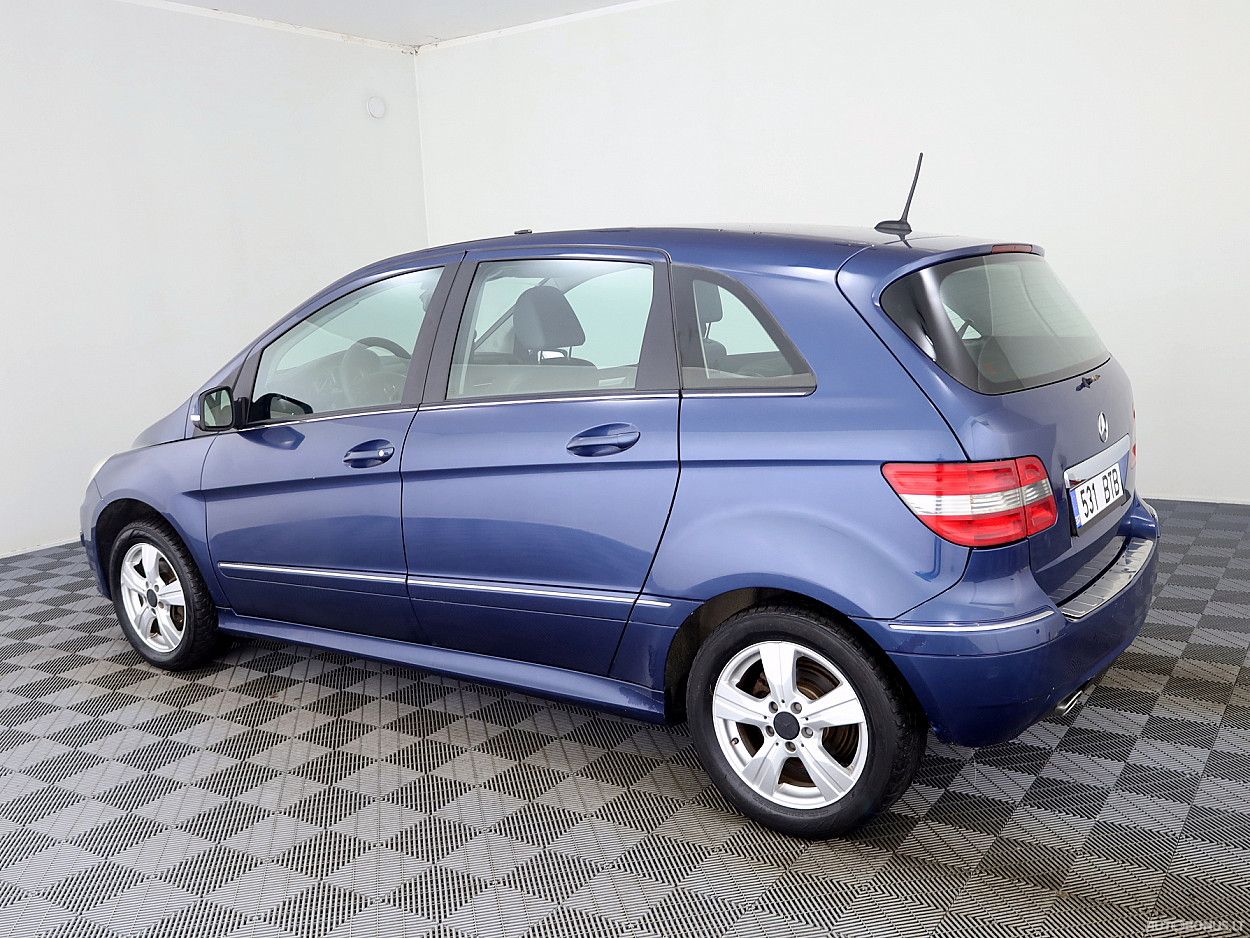 Mercedes-Benz B180 | 3