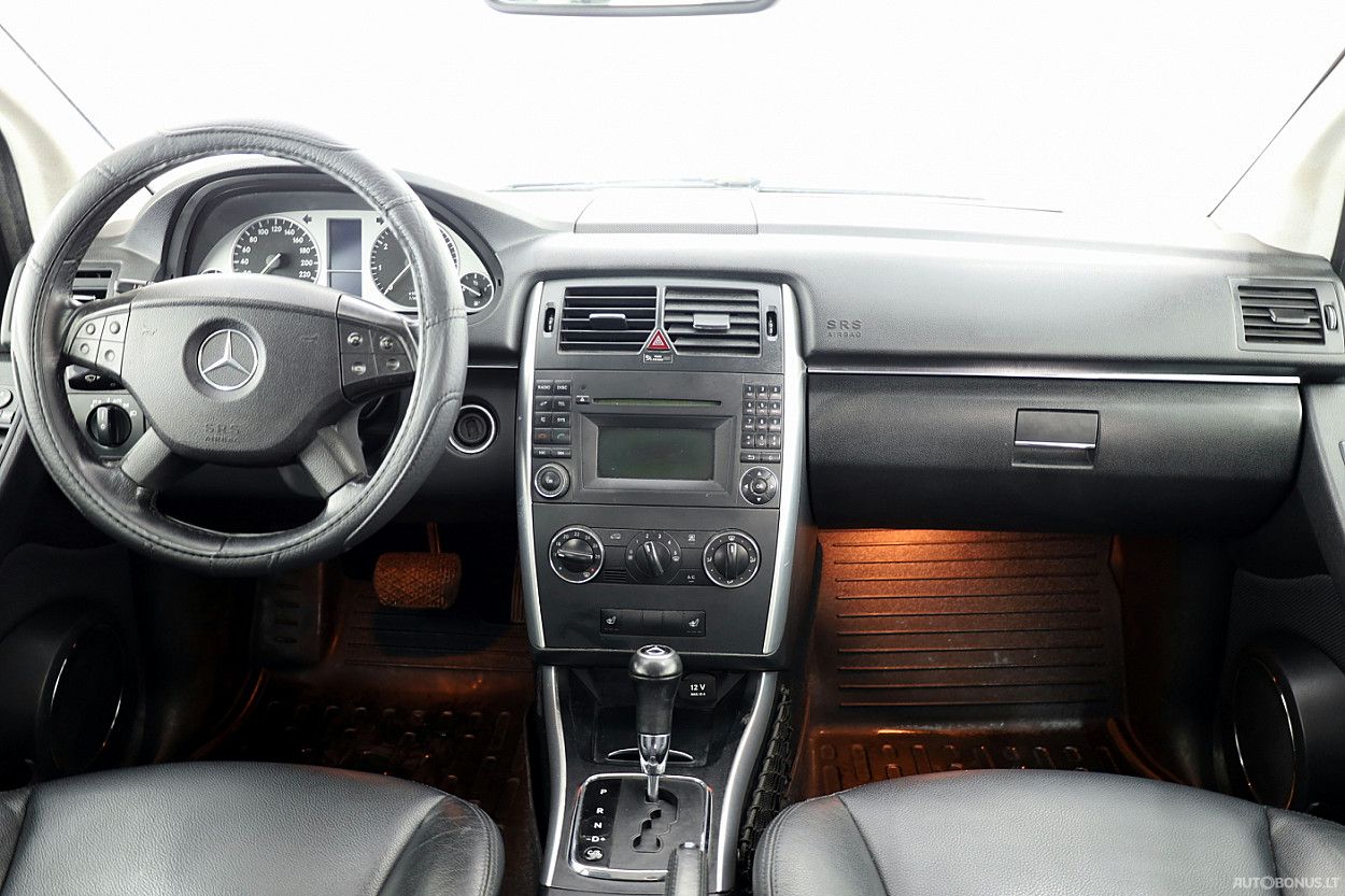 Mercedes-Benz B180 | 4