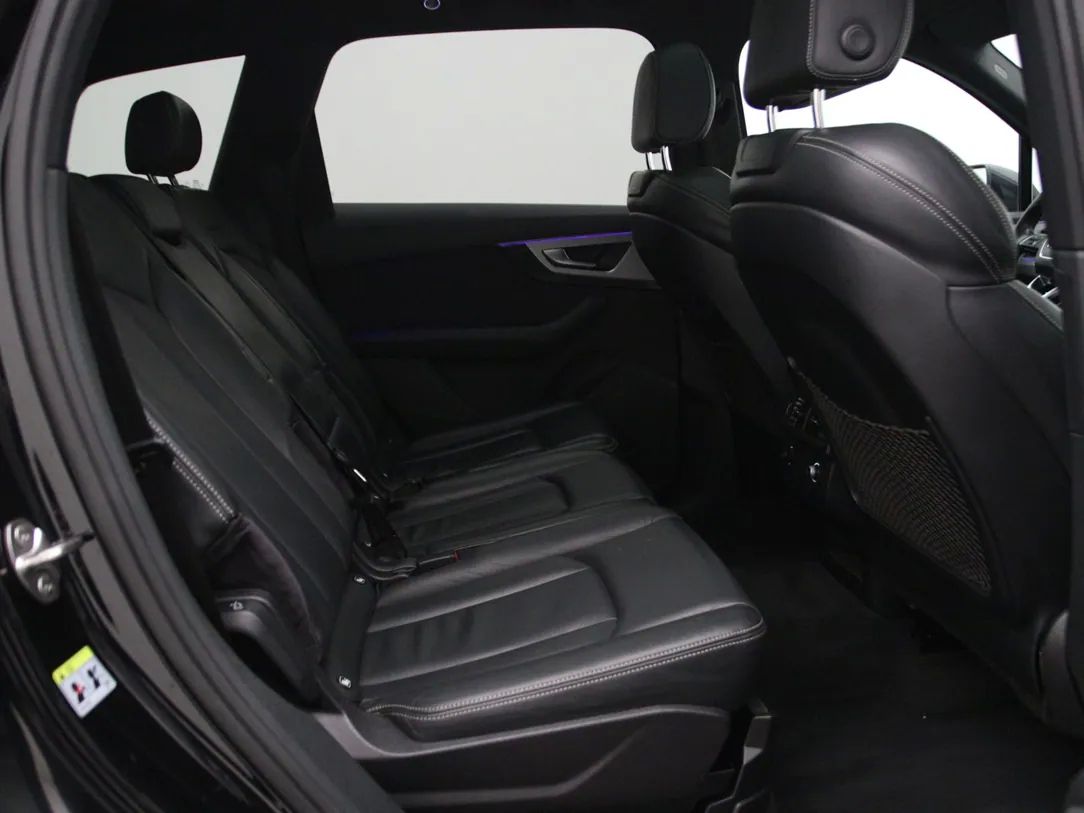 Audi Q7 | 14