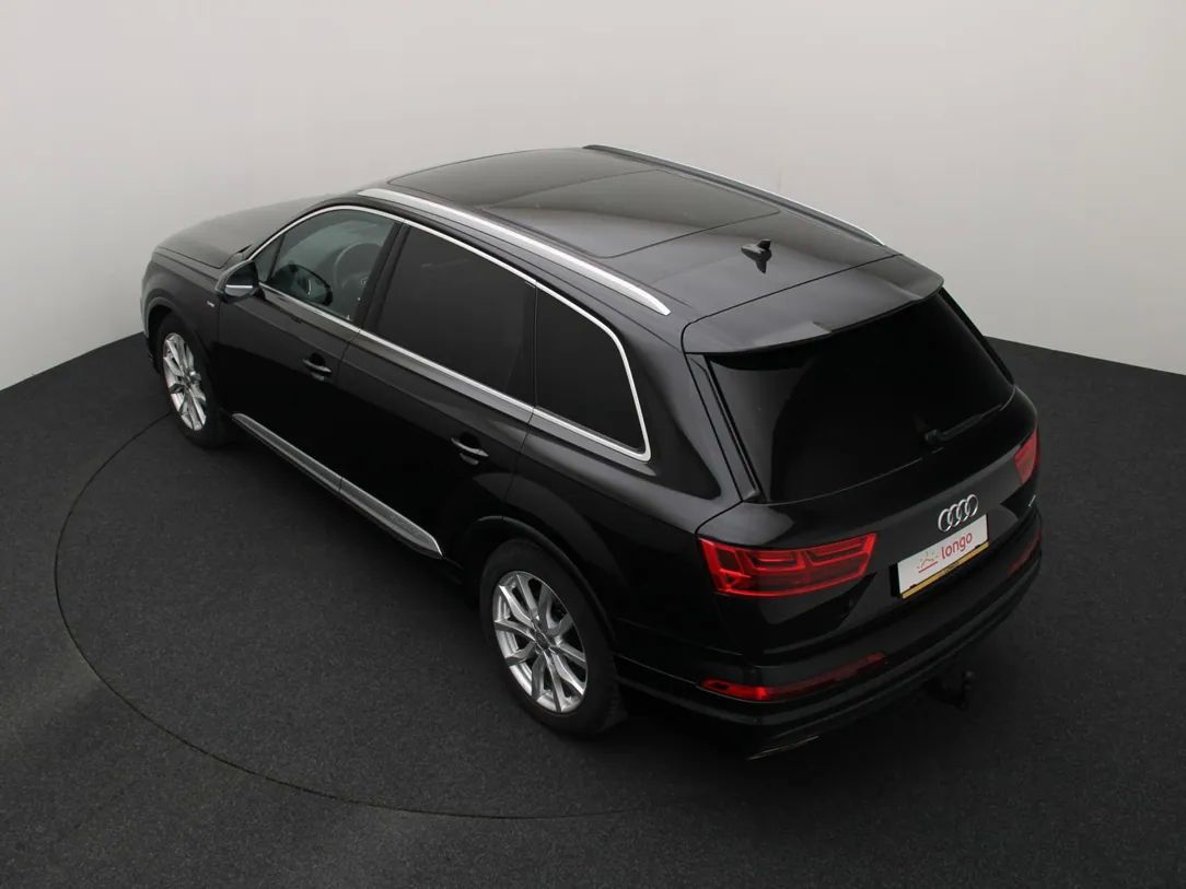 Audi Q7 | 11