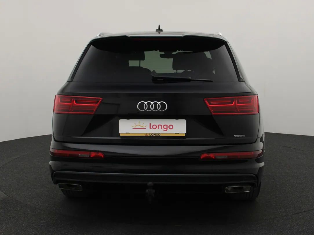 Audi Q7 | 4