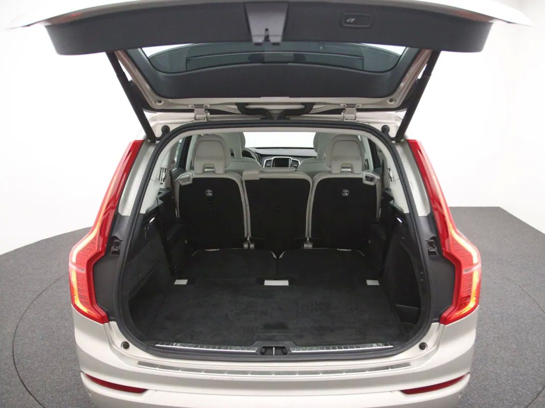 Volvo XC90 | 38