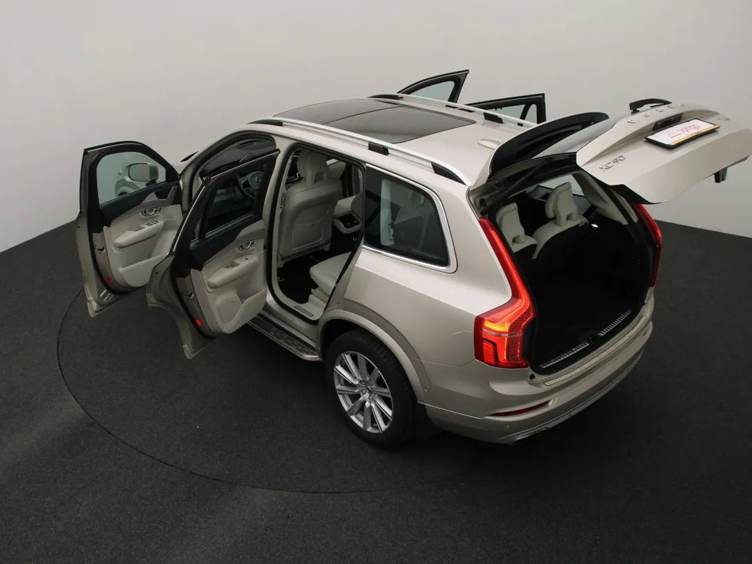 Volvo XC90 | 12