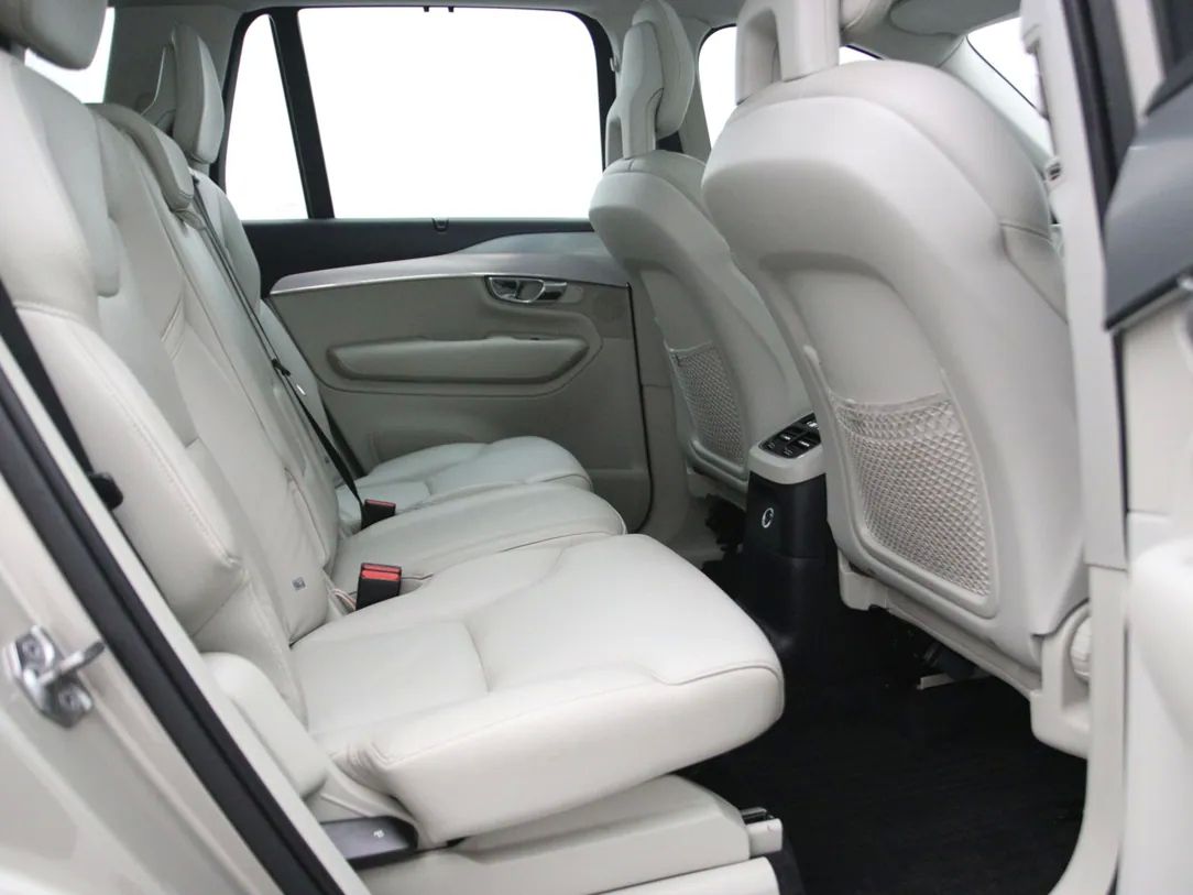 Volvo XC90 | 14