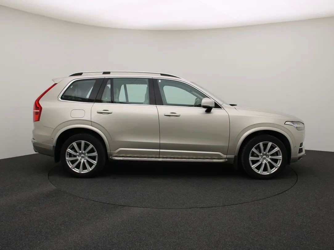 Volvo XC90 | 8
