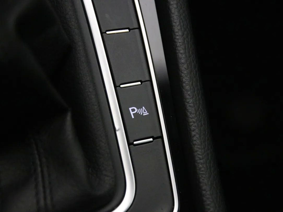 Volkswagen Golf | 26