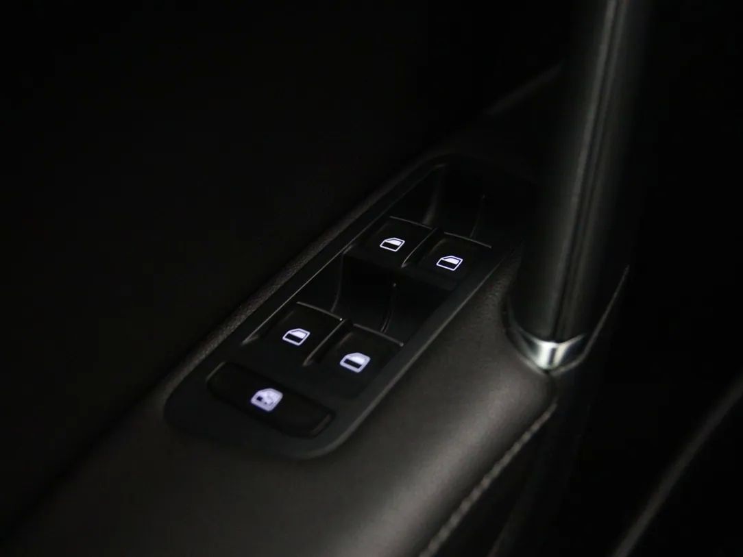 Volkswagen Golf | 23