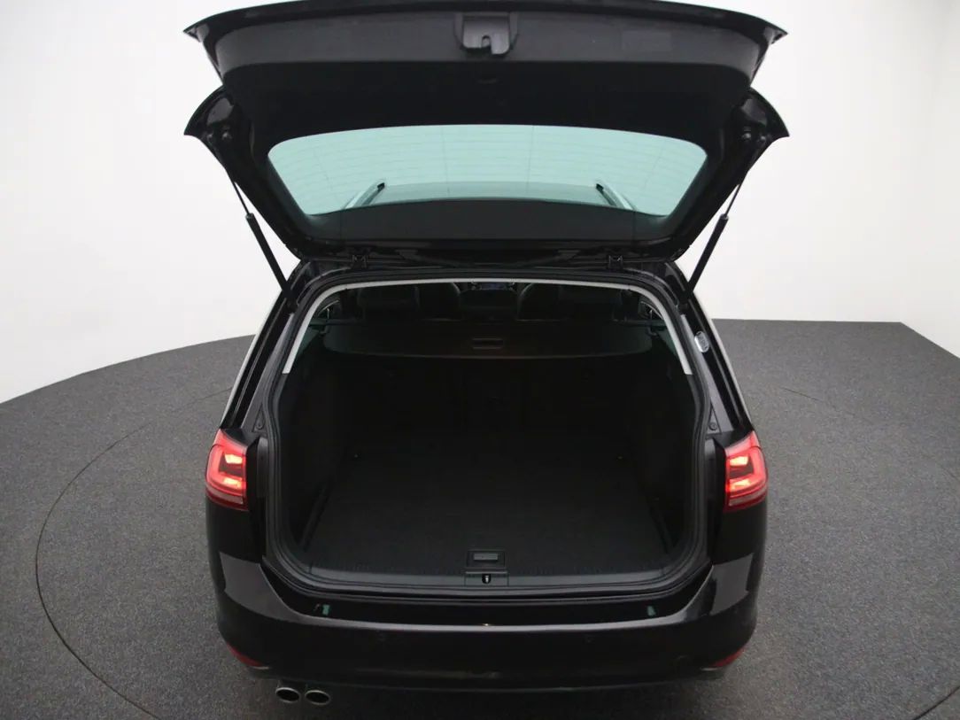 Volkswagen Golf | 29