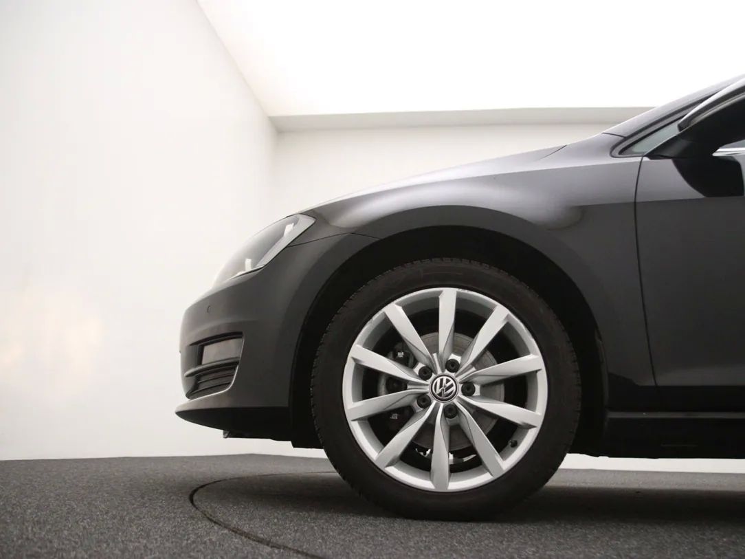 Volkswagen Golf | 25