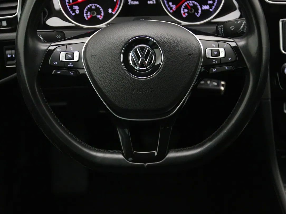 Volkswagen Golf | 17