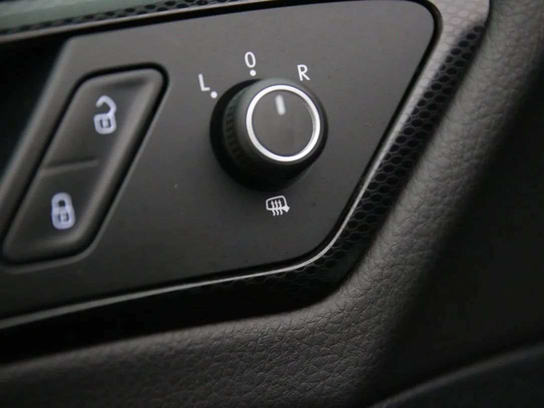 Volkswagen Golf | 27