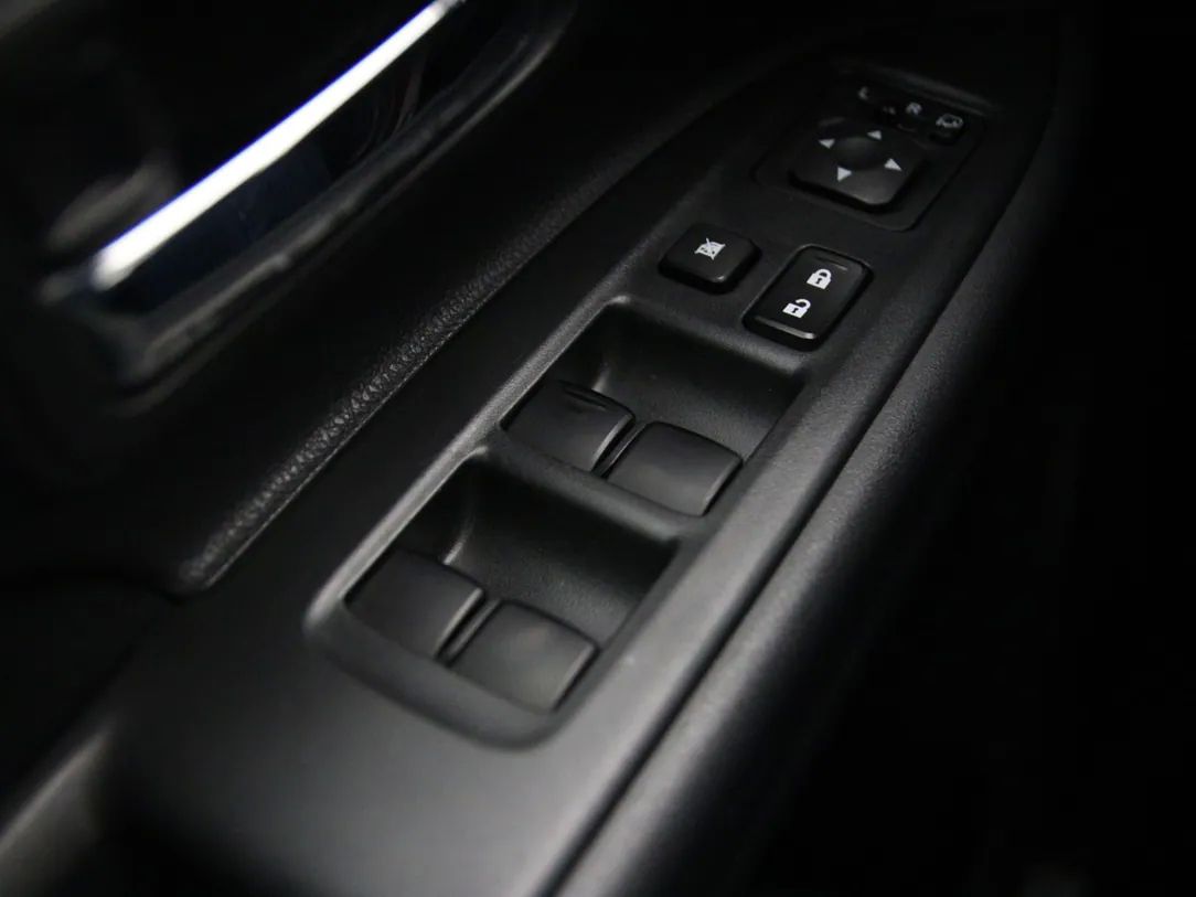 Mitsubishi Outlander | 25