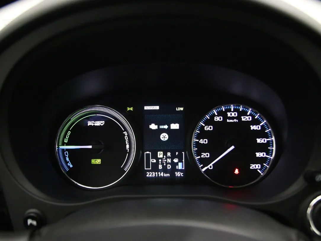 Mitsubishi Outlander | 18