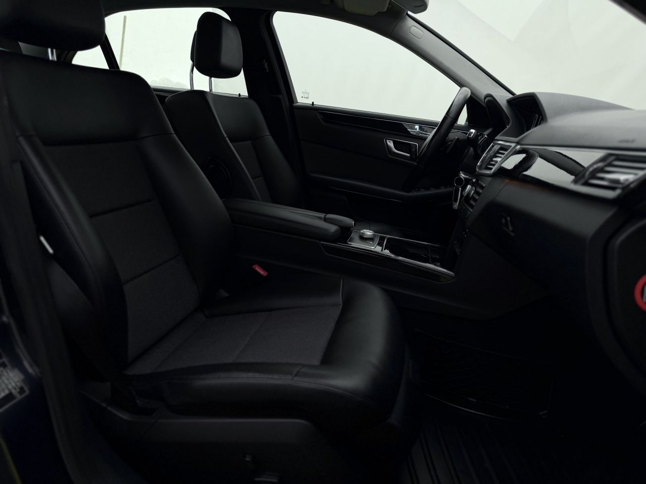 Mercedes-Benz E200 | 13