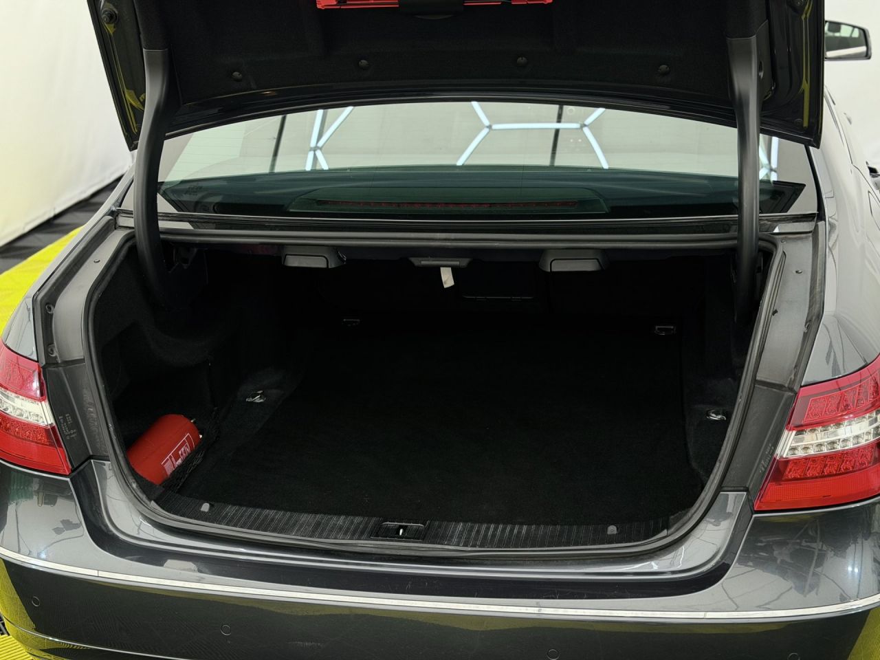 Mercedes-Benz E200 | 11