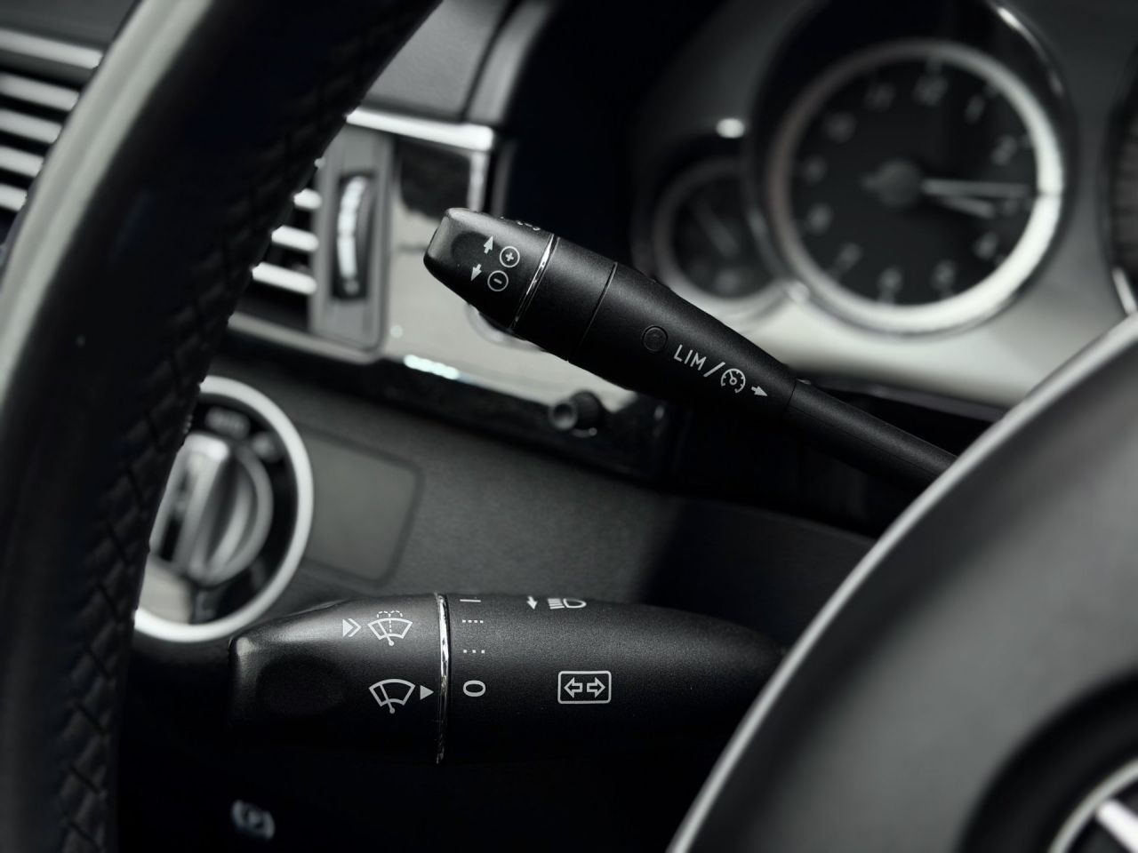 Mercedes-Benz E200 | 29