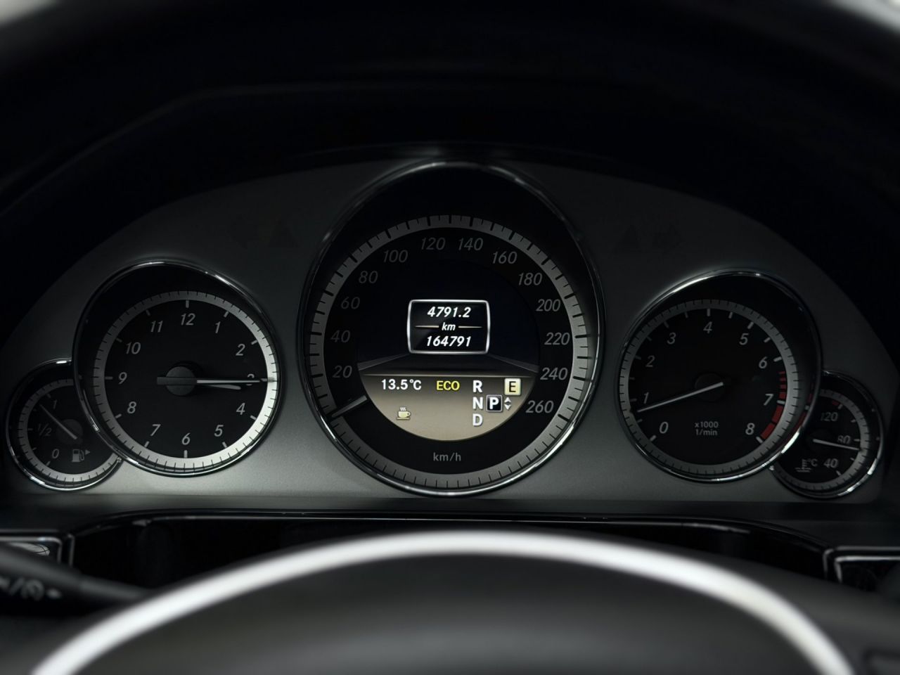 Mercedes-Benz E200 | 26