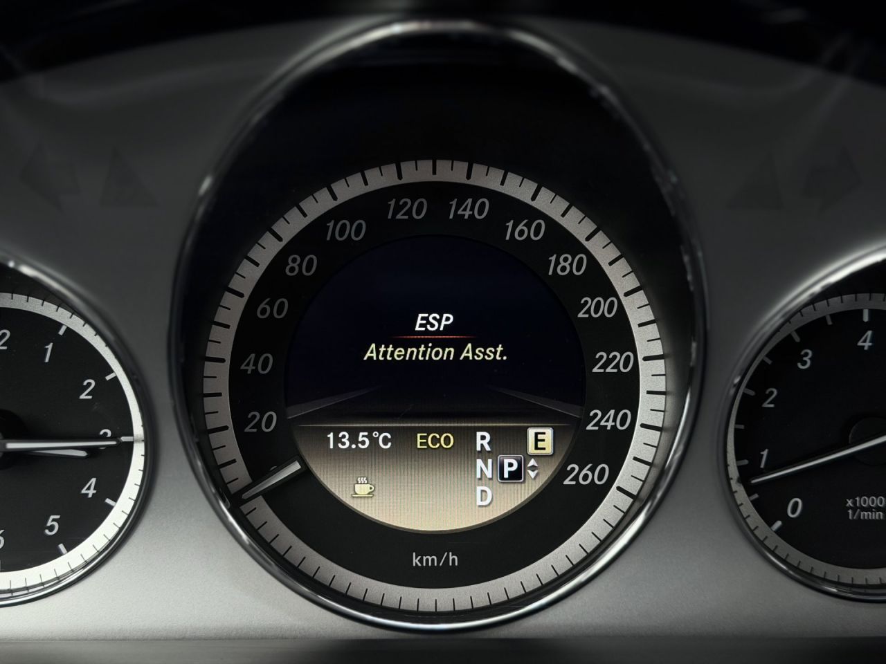 Mercedes-Benz E200 | 27