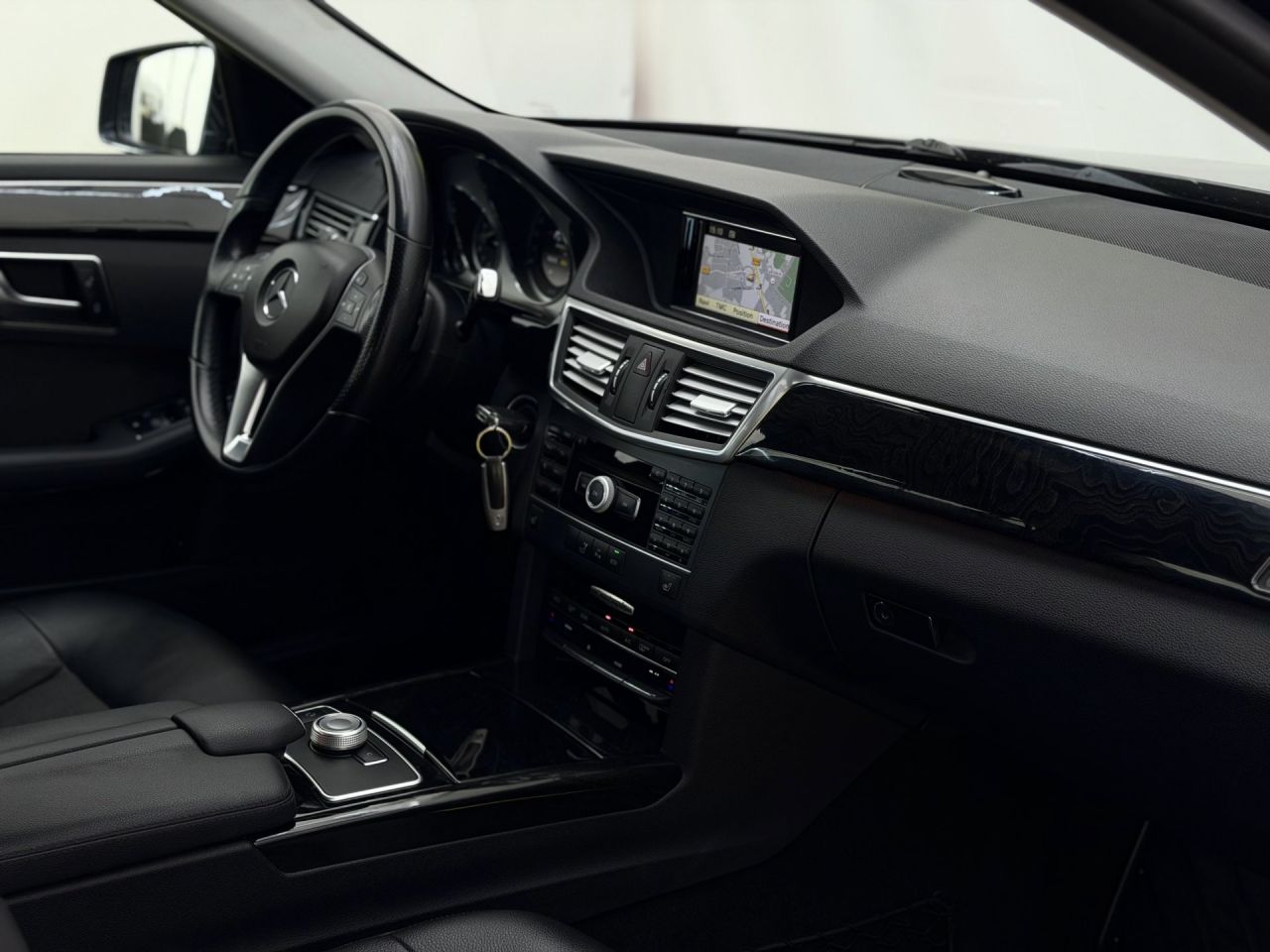 Mercedes-Benz E200 | 14