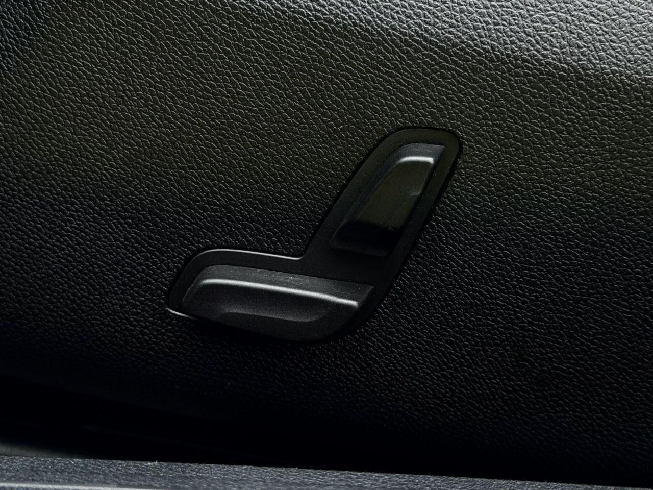 Mercedes-Benz E200 | 19