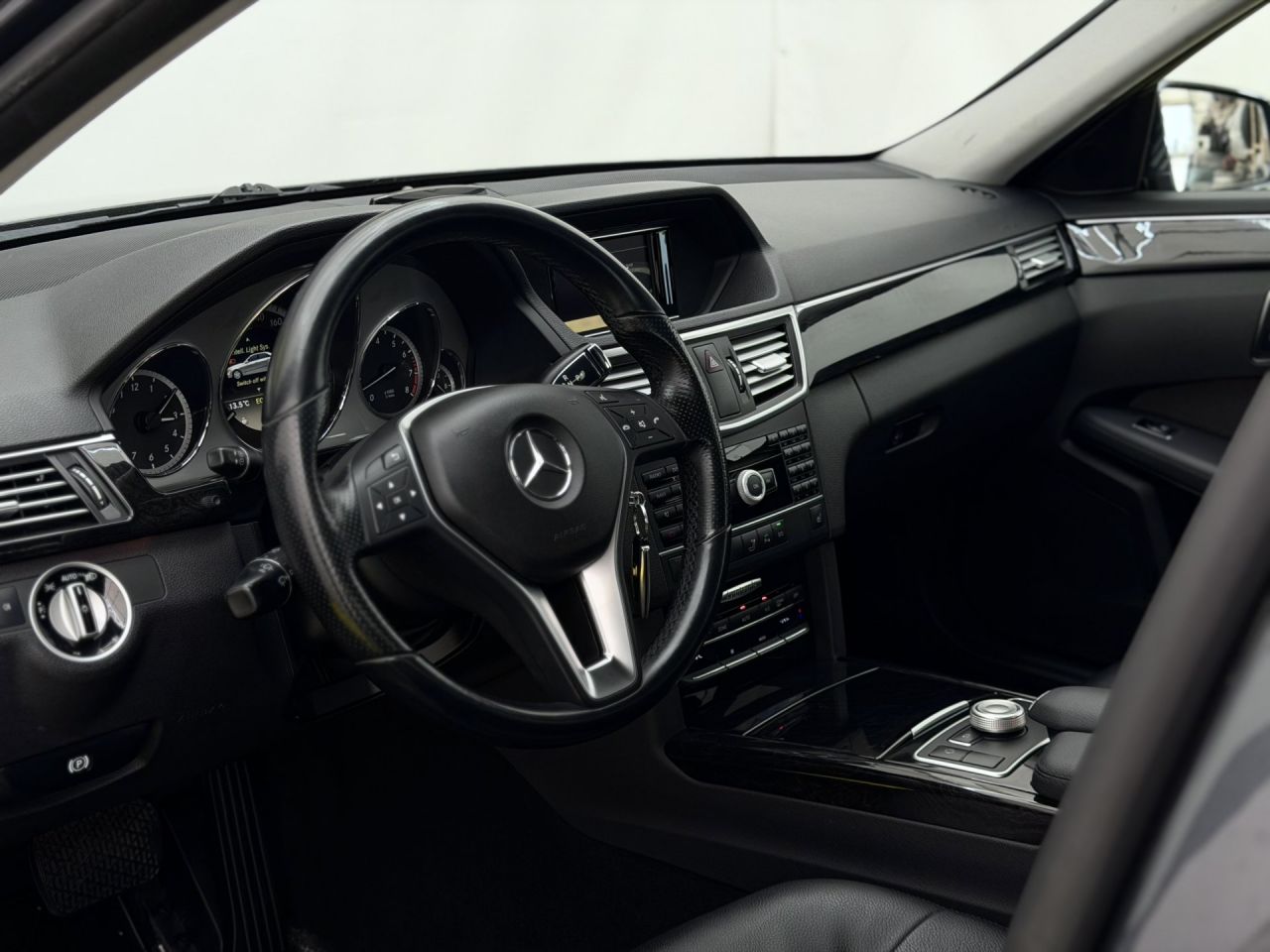 Mercedes-Benz E200 | 8